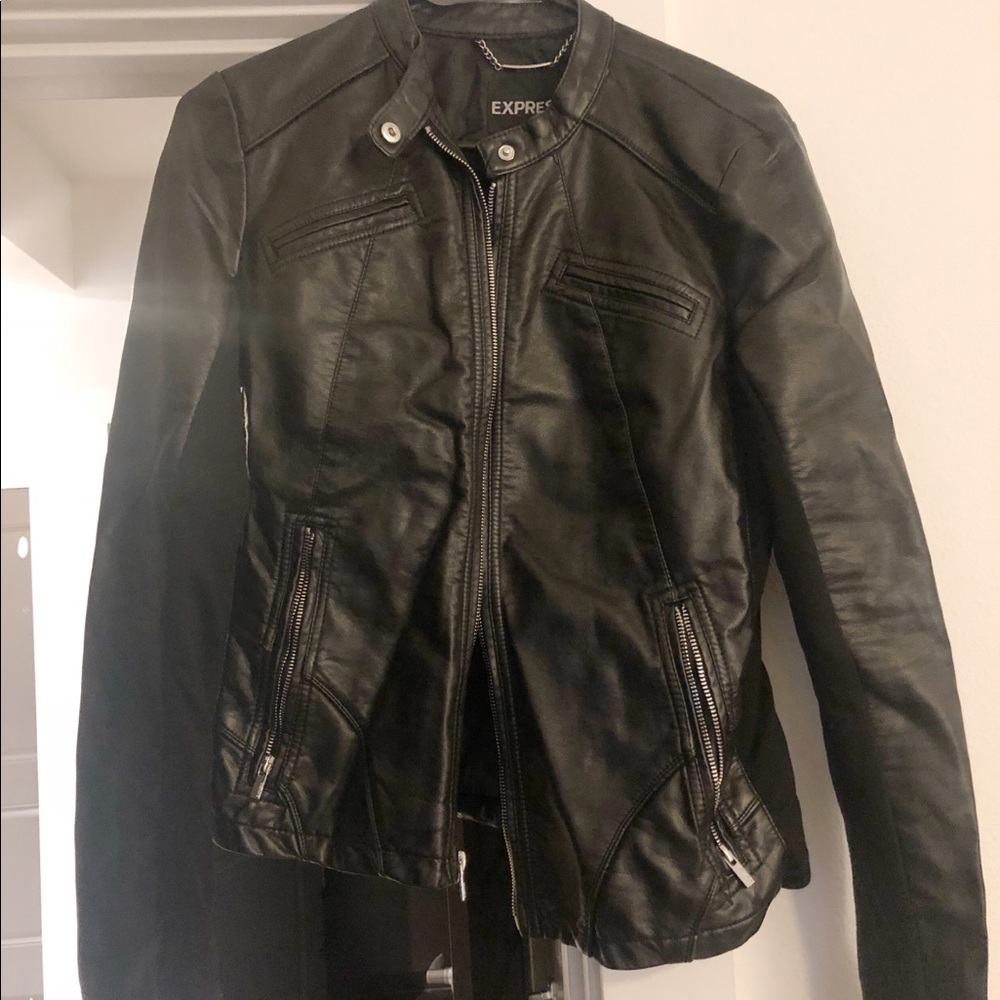 Black faux leather jacket - Express !!